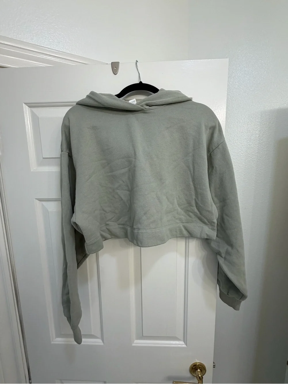 ALO Yoga Cropped Hooded Sweatshirt in Sage Green
